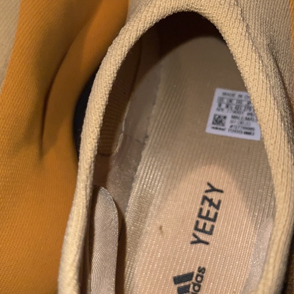 Yeezy Knit RNRS 9US SULFUR - Picture 4 of 8